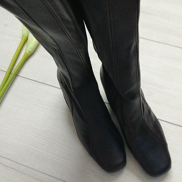 NWOT, AEROSOLES, Lasticity boots - Picture 6 of 13
